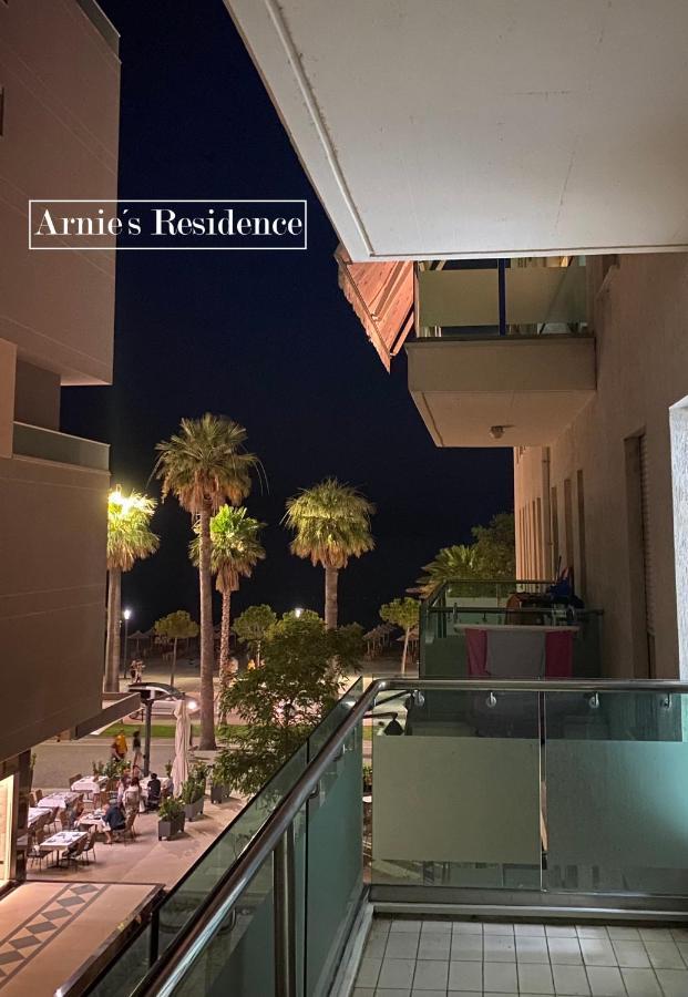 Arnie'S - Seaside Promenade Residence Vlorë Buitenkant foto